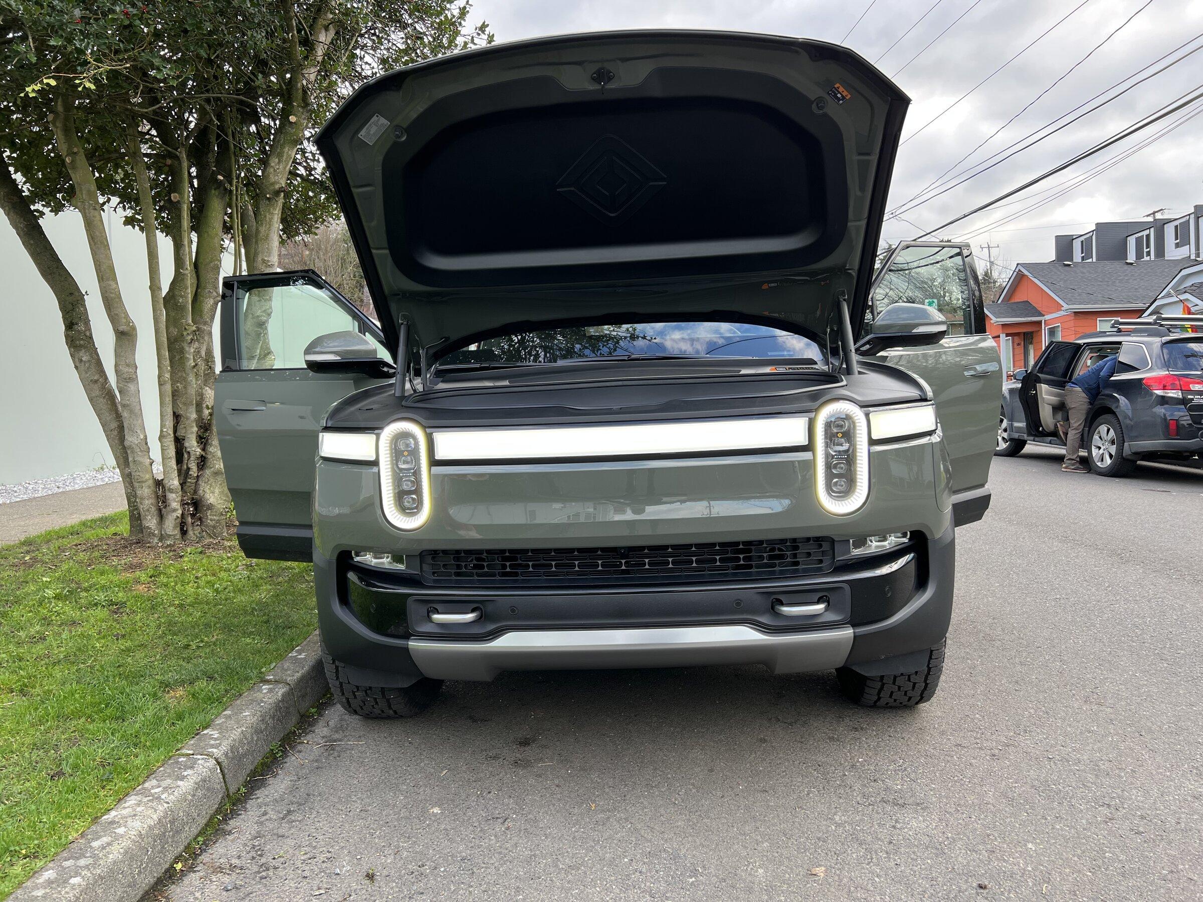 Rivian R1T R1S LAUNCH GREEN R1T Photos 7743ECD2-5107-451B-ABC9-6AA3DA283491