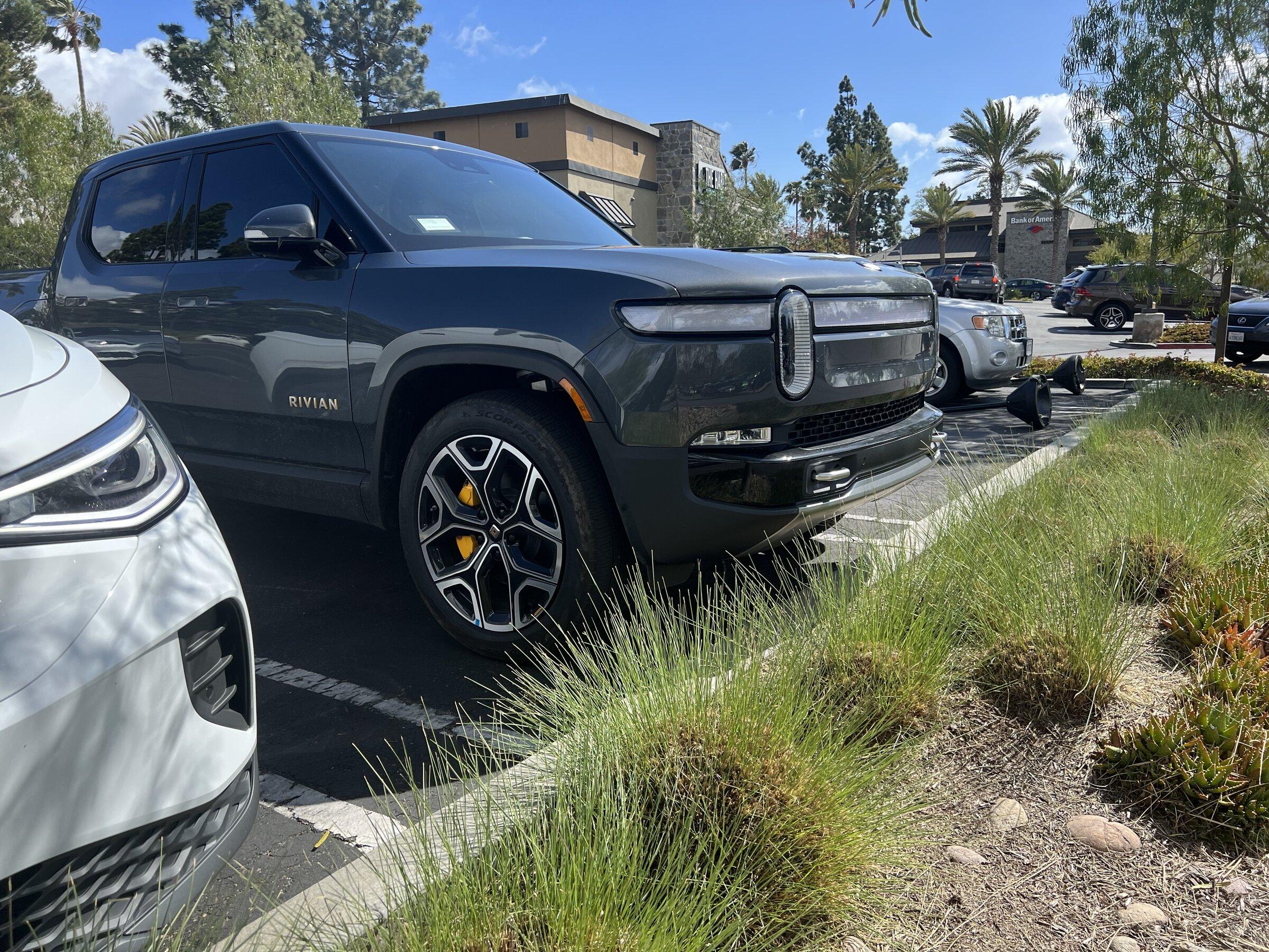 Rivian R1T R1S Real Rivian Photos & Videos FC73D98B-D23D-42F2-8DBB-88FE8BA5C406
