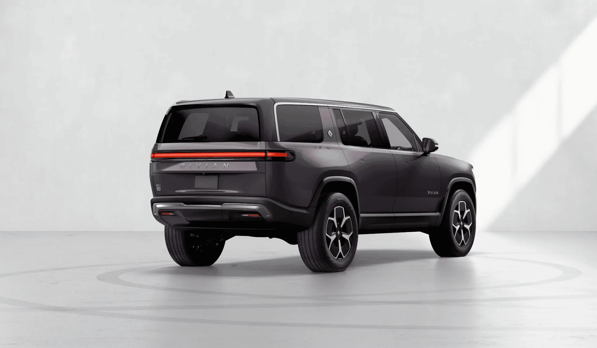 Rivian R1T R1S R1S Design Appreciation - Chonky Goodness 1646603570055