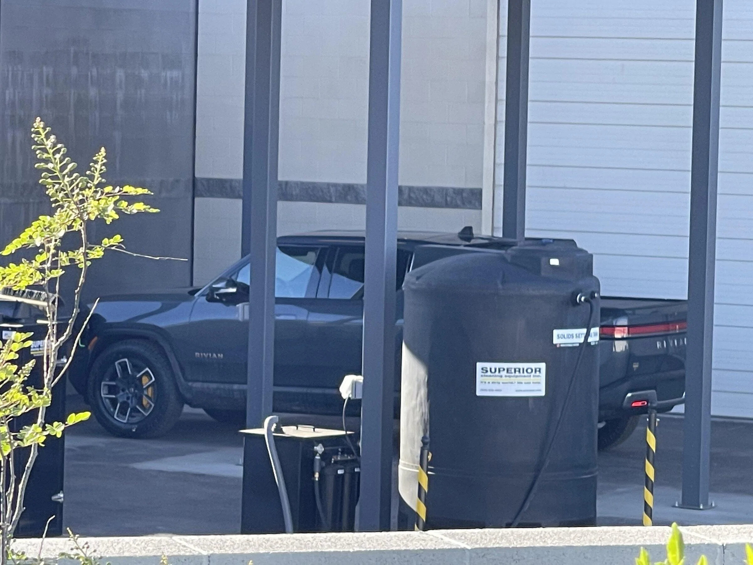 Rivian R1T R1S Rivian Service Centers / Retail Locations List / Other Facilities (Pics & Updates) 00F3EBF2-9544-4A4E-9E60-8F7B1F6A7D7B