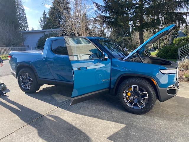 Rivian R1T R1S My Rivian Blue R1T is Delivered!! IMG_3447