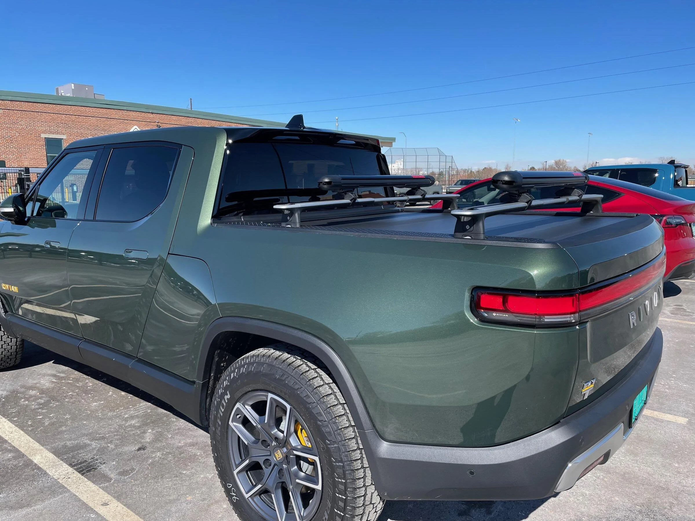 Rivian R1T R1S FOREST GREEN R1T Photos IMG_1424