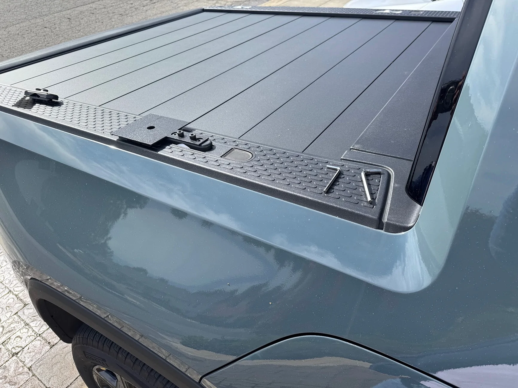 Rivian R1T R1S GMRS antenna placements - which option is better? antenna pic3