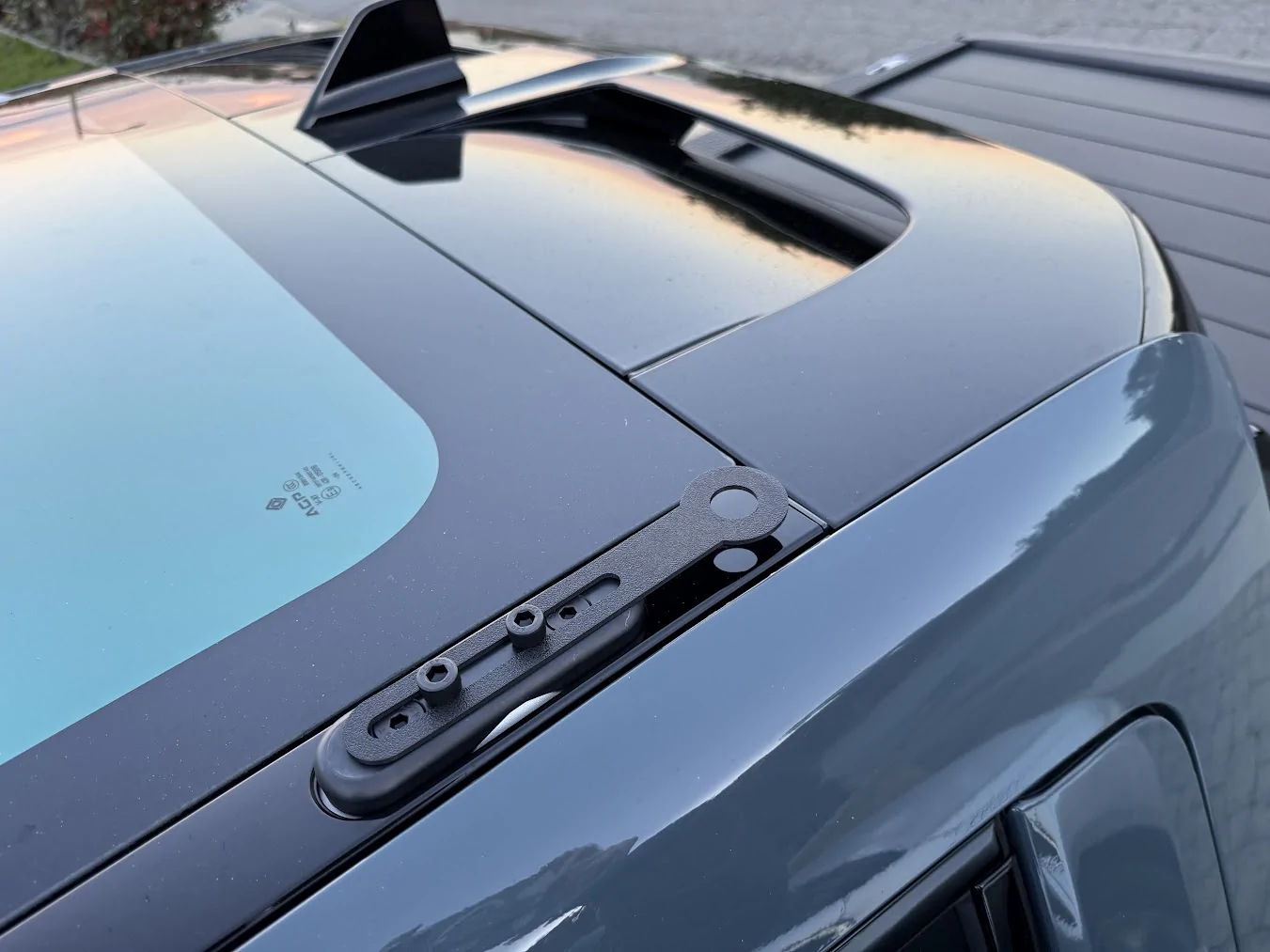 Rivian R1T R1S GMRS antenna placements - which option is better? roof 1