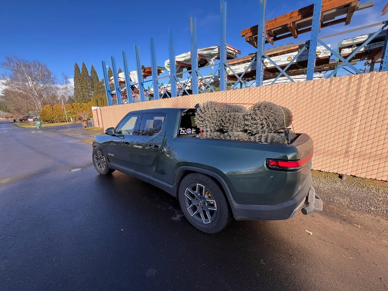 Rivian R1T R1S The best and worst vehicle to move with.  [RANDOM RANT] IMG_1243