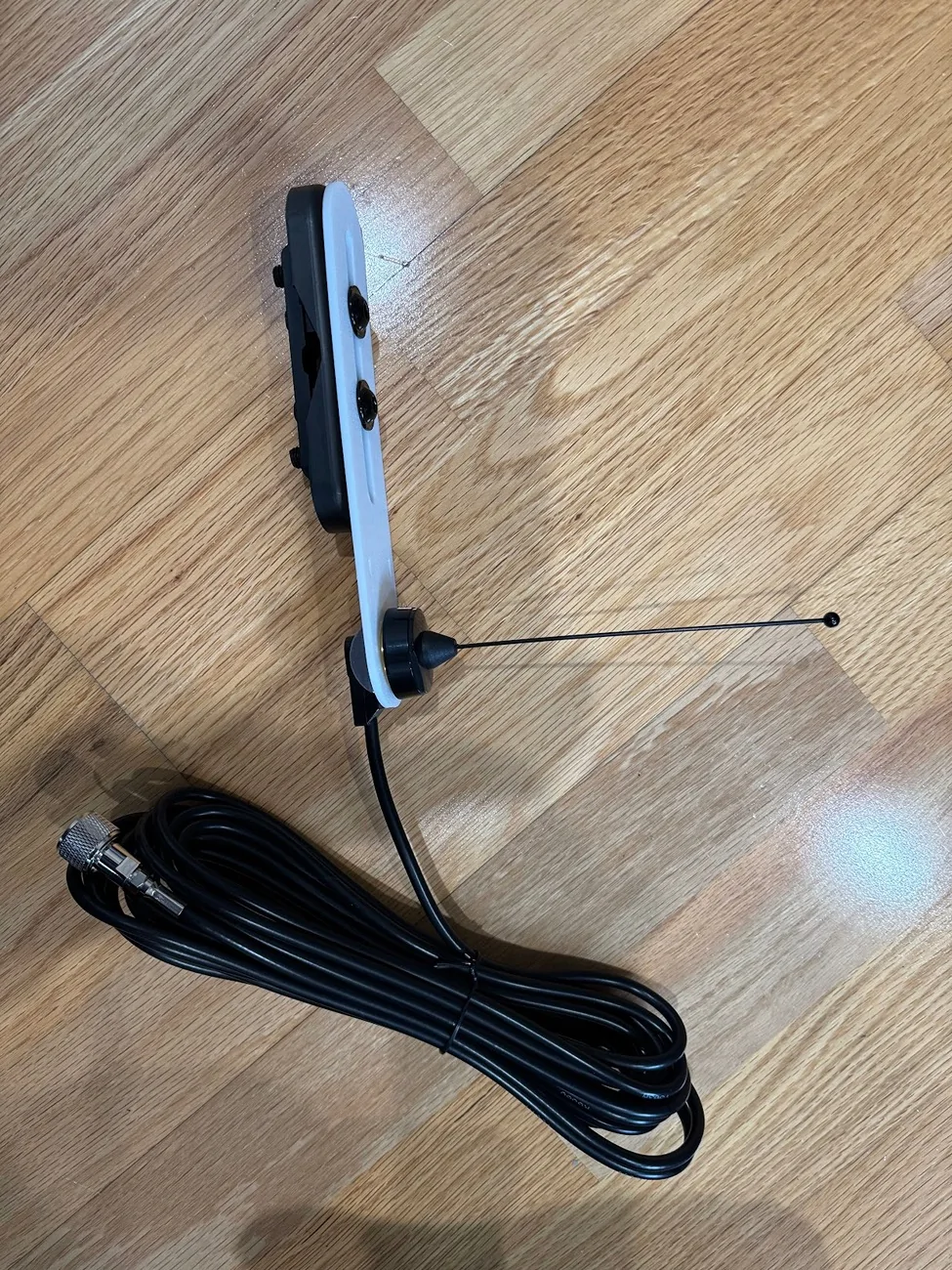 Rivian R1T R1S Cargo crossbar mount? antenna
