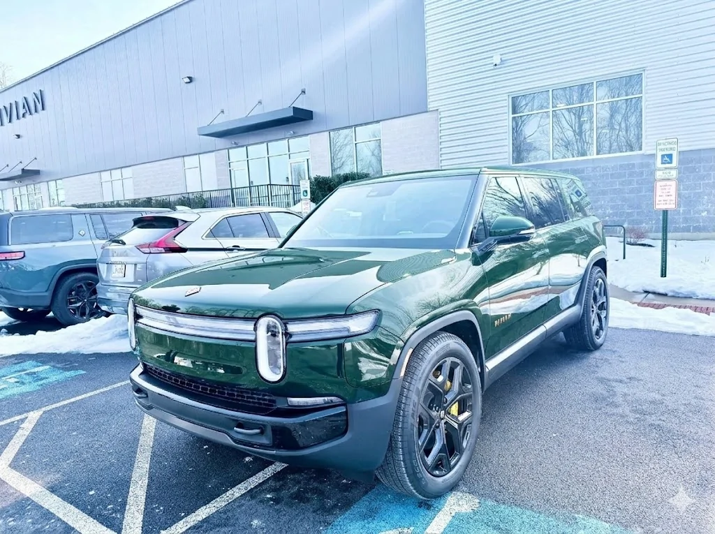 Rivian R1T R1S Anyone who ordered receive their Borealis R1T or R1S yet? - - - 1772139298427-4j