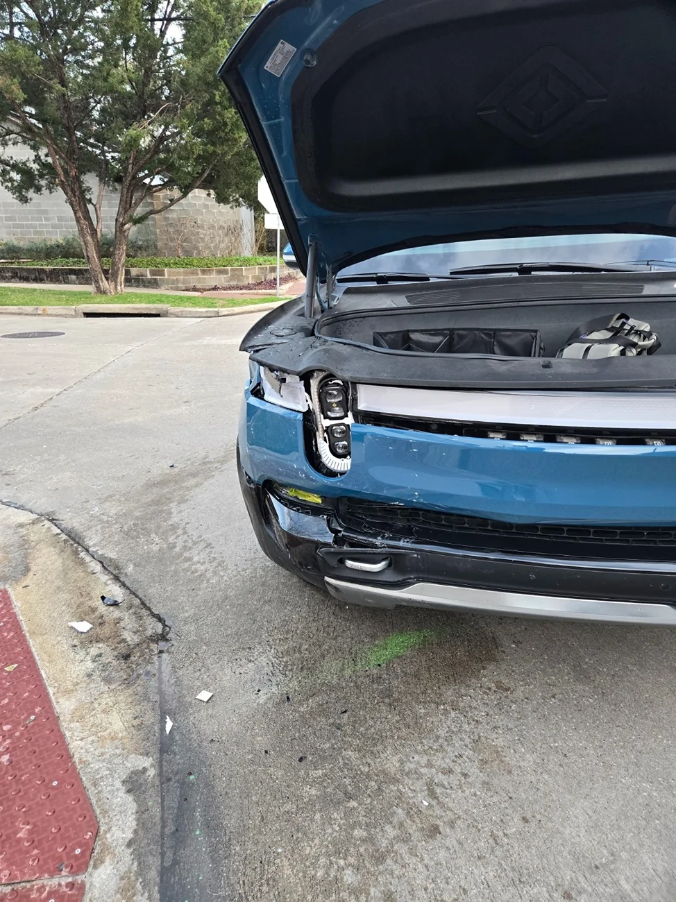 Rivian R1T R1S Welp Rosie might be done for... 20260225_173019