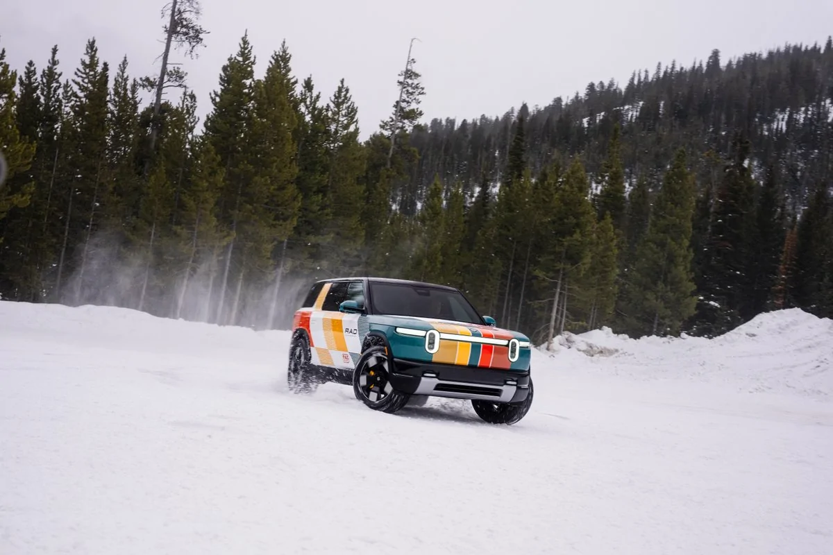 Rivian R1T R1S RAD! Rivian Adventure Department officially launched! RAD R2, R1S, R1T unveiled HCINlB1WUAA_fYc