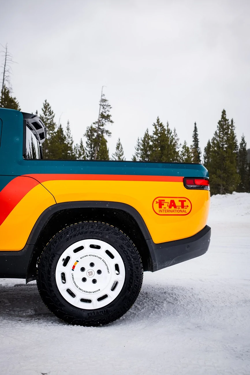Rivian R1T R1S RAD! Rivian Adventure Department officially launched! RAD R2, R1S, R1T unveiled HCIOPf_X0AApcCd