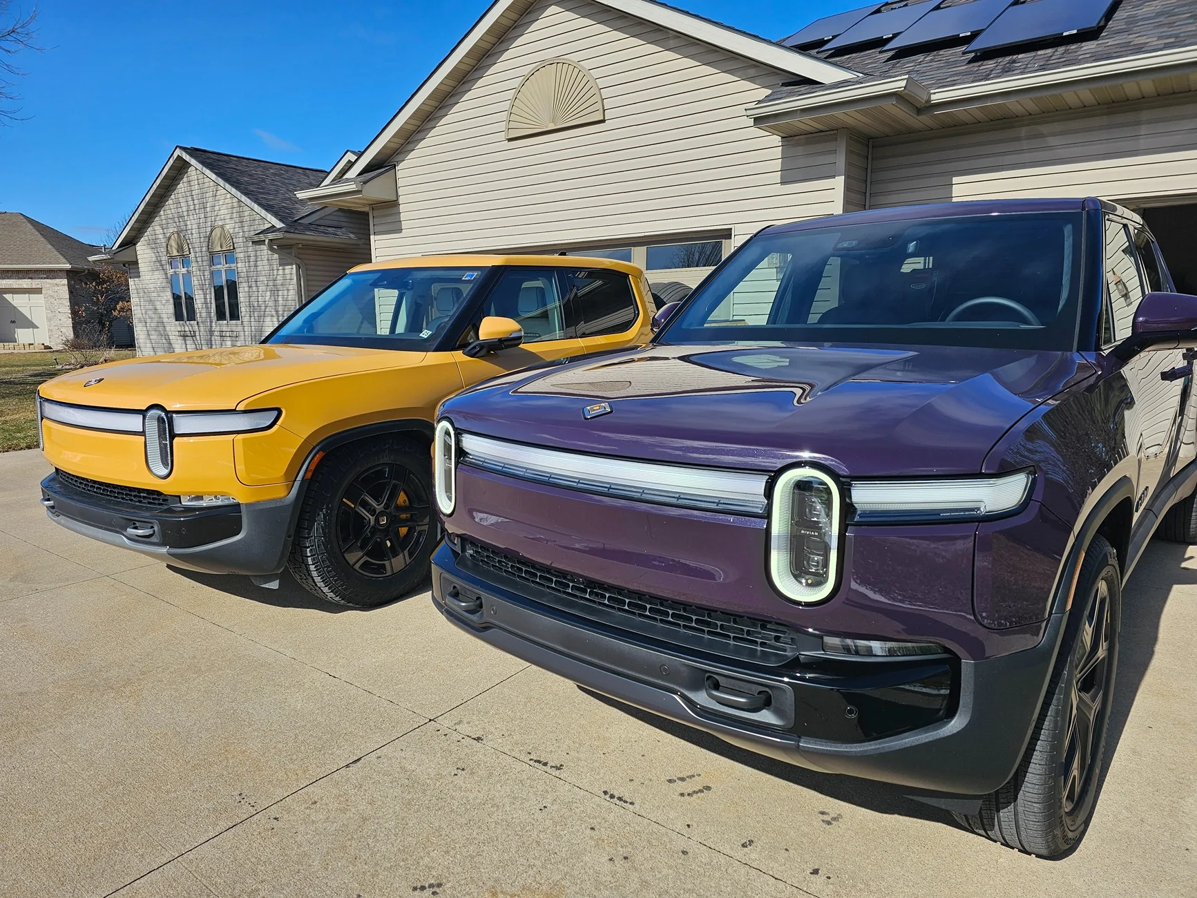 Rivian R1T R1S Anyone who ordered receive their Borealis R1T or R1S yet? - - - 1000015999