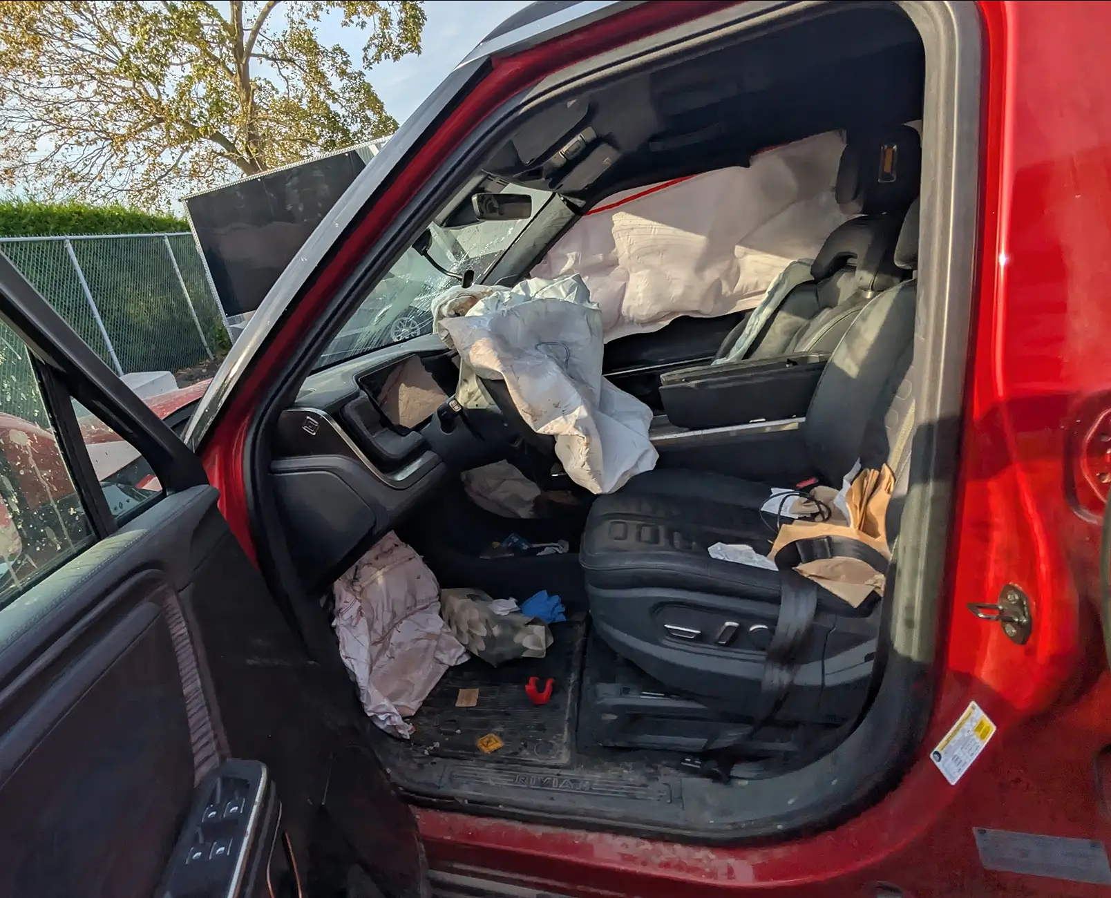 Rivian R1T R1S Passenger airbag locations? 1772202548097-u9