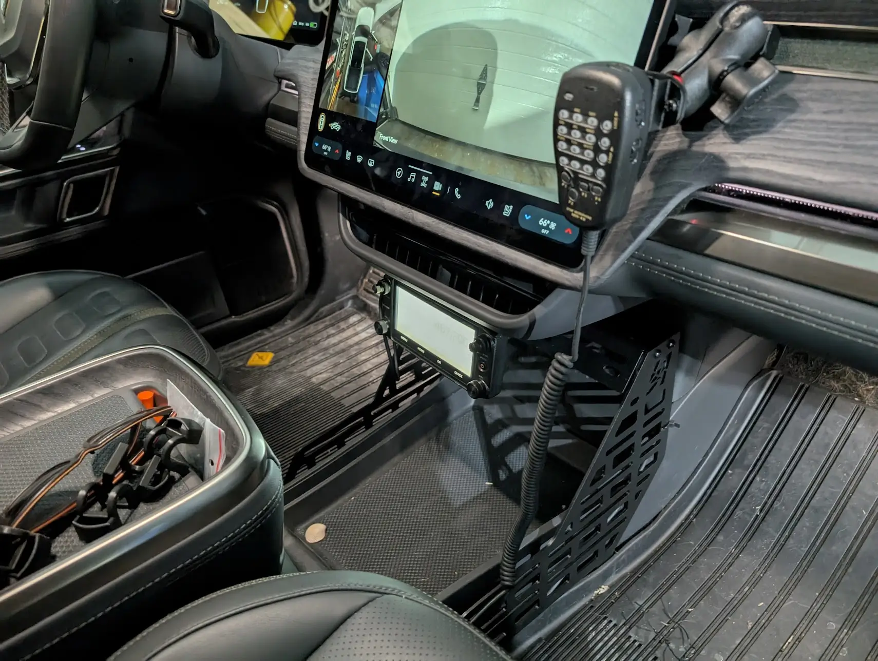Rivian R1T R1S Passenger airbag locations? 1772219608194-j6