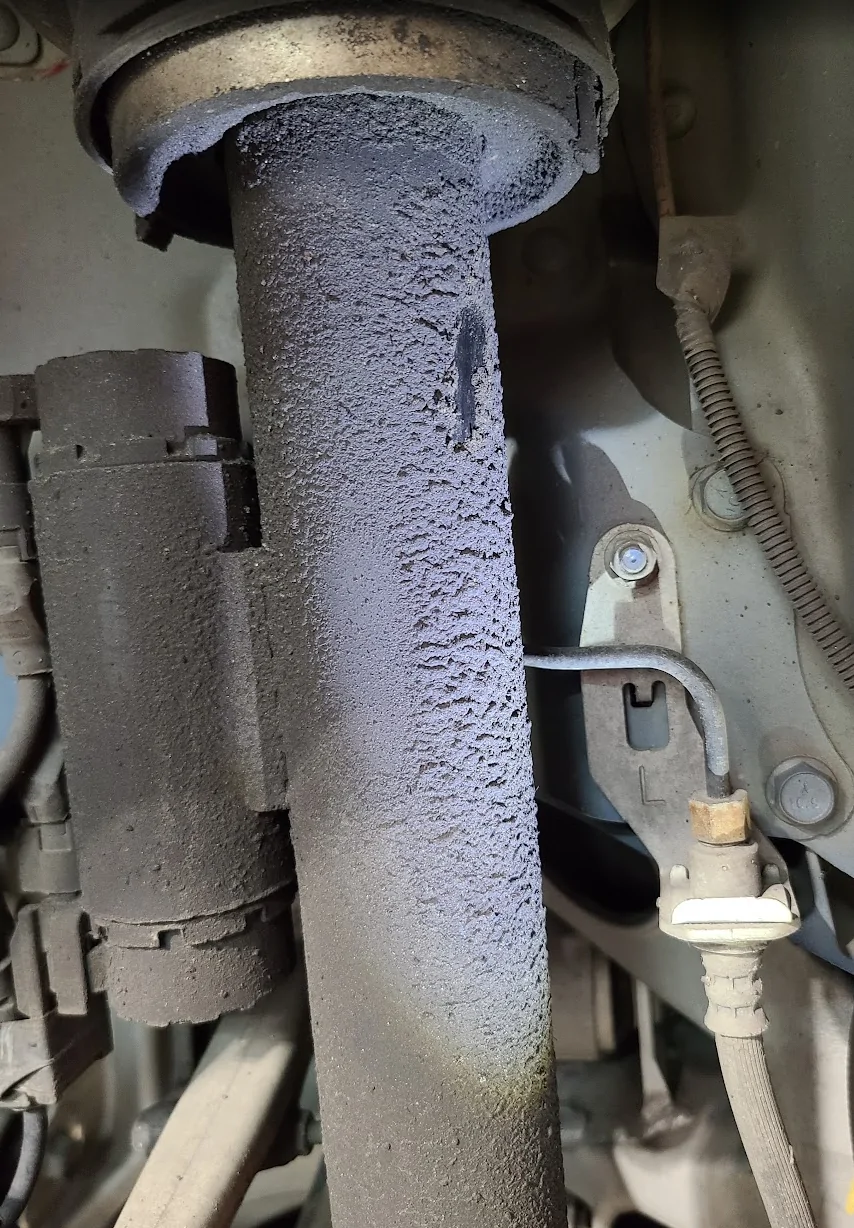 Rivian R1T R1S A leaking damper is... Acceptable? 1772288551848-2i