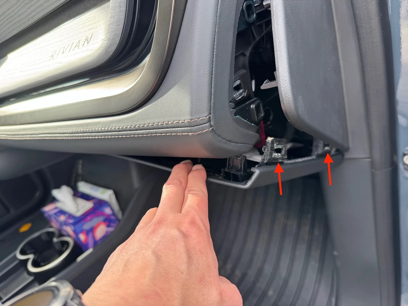 Rivian R1T R1S 50W Mobile GMRS Hidden Install - Midland MXT575 (full DIY build) side panel
