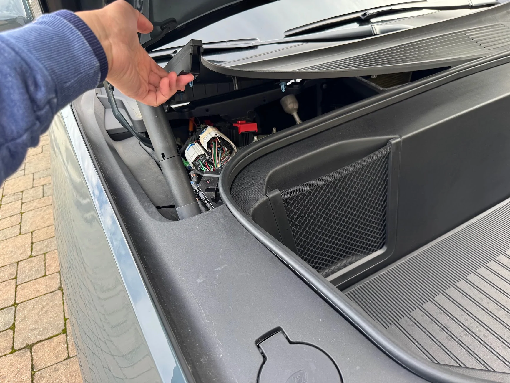 Rivian R1T R1S 50W Mobile GMRS Hidden Install - Midland MXT575 (full DIY build) IMG_2525