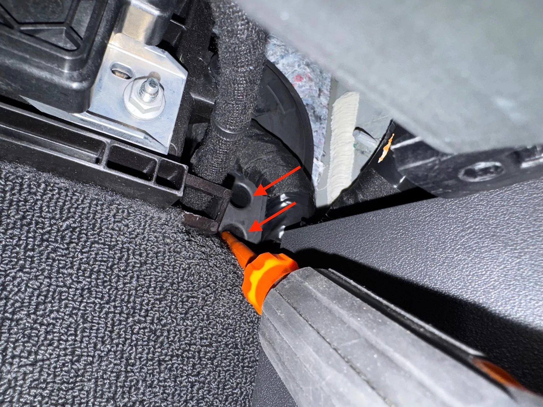 Rivian R1T R1S 50W Mobile GMRS Hidden Install - Midland MXT575 (full DIY build) IMG_2599