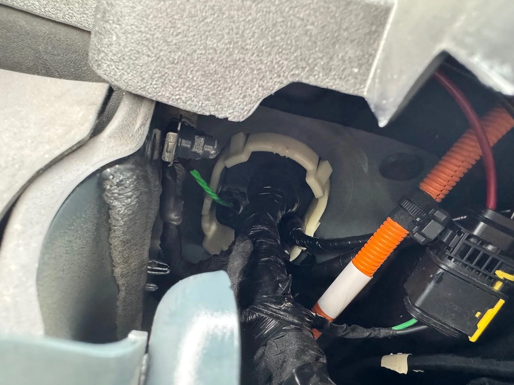 Rivian R1T R1S 50W Mobile GMRS Hidden Install - Midland MXT575 (full DIY build) IMG_2604