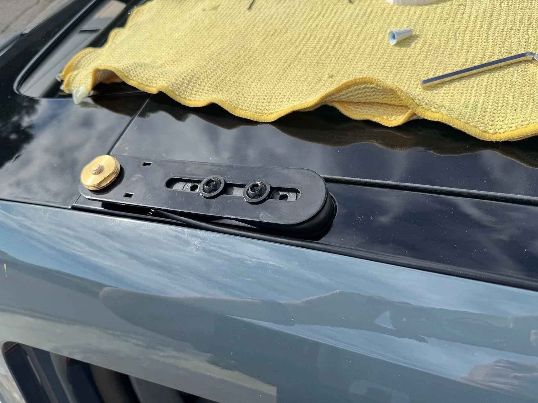 Rivian R1T R1S 50W Mobile GMRS Hidden Install - Midland MXT575 (full DIY build) IMG_2629