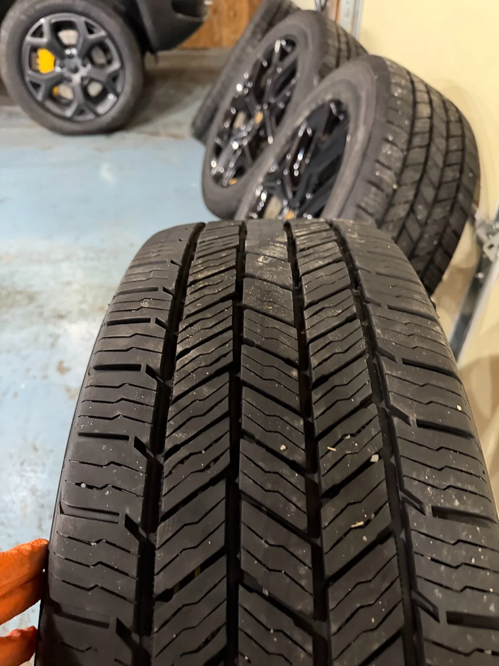 New York - Selling 5 tires, 22