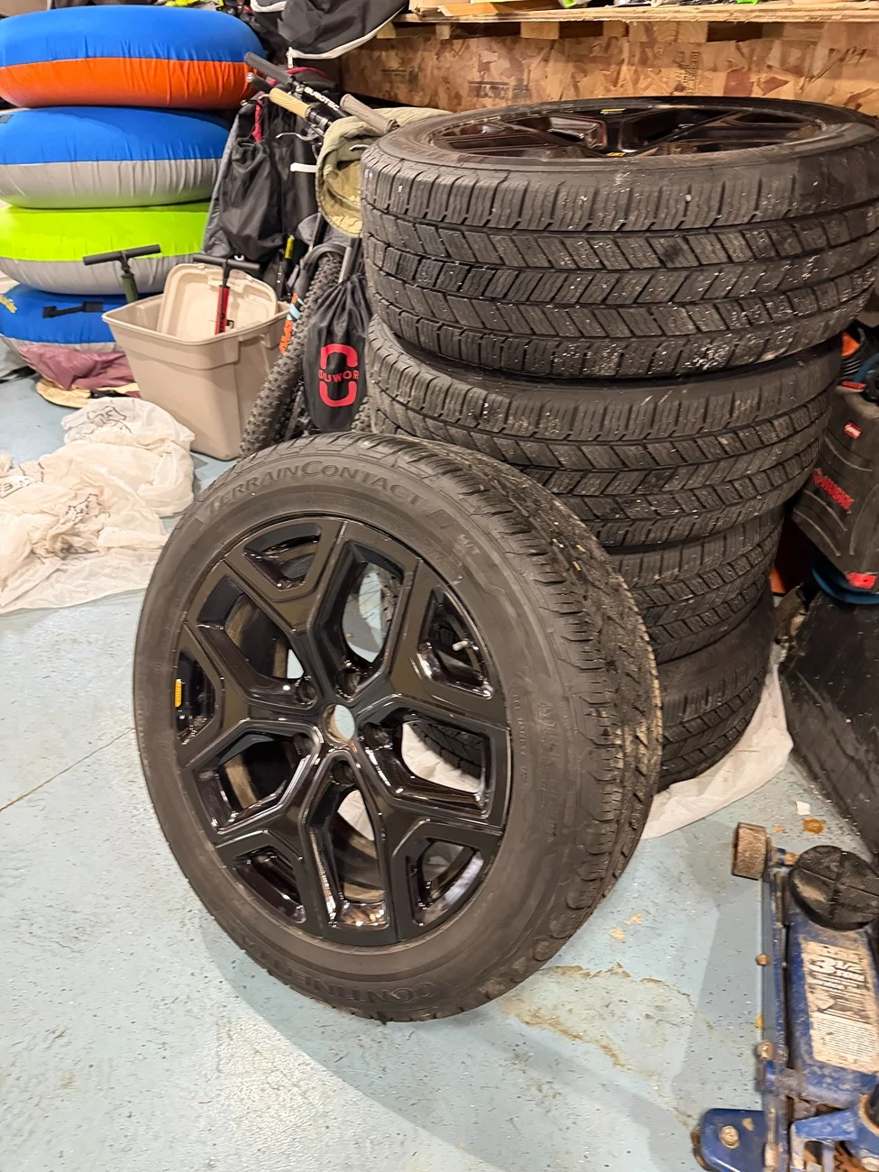 New York - Selling 5 tires, 22