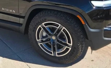 Rivian R1T R1S Renting an R1S 1772577123885-wr