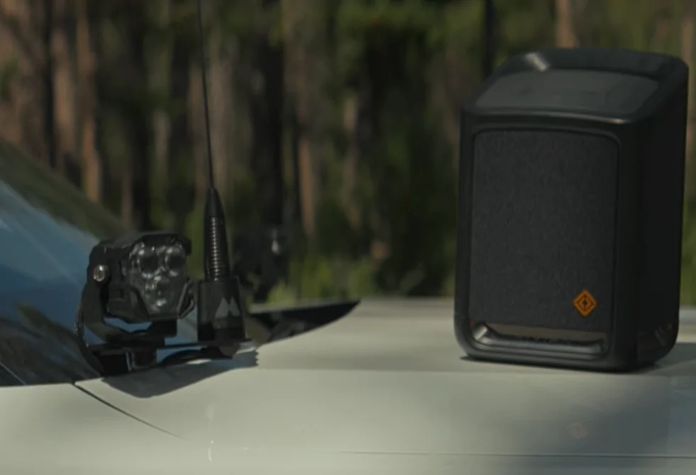 Rivian R1T R1S GMRS antenna placements - which option is better? 1772684508270-7k