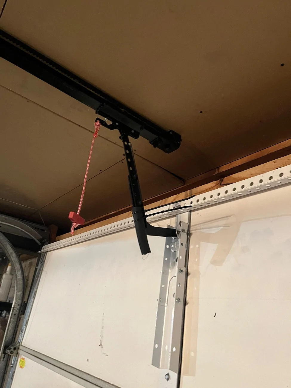 Rivian R1T R1S My turn! To close the garage door while opening the tailgate. IMG_2373