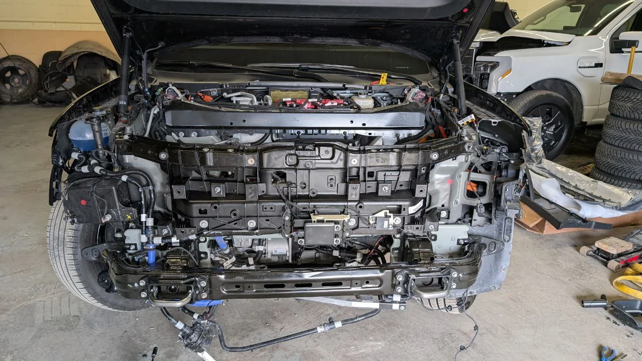 Rivian R1T R1S 2024 First gen R1T Quad - HVAC - 3 way valve location? Help? photo_5001330288113683399_y