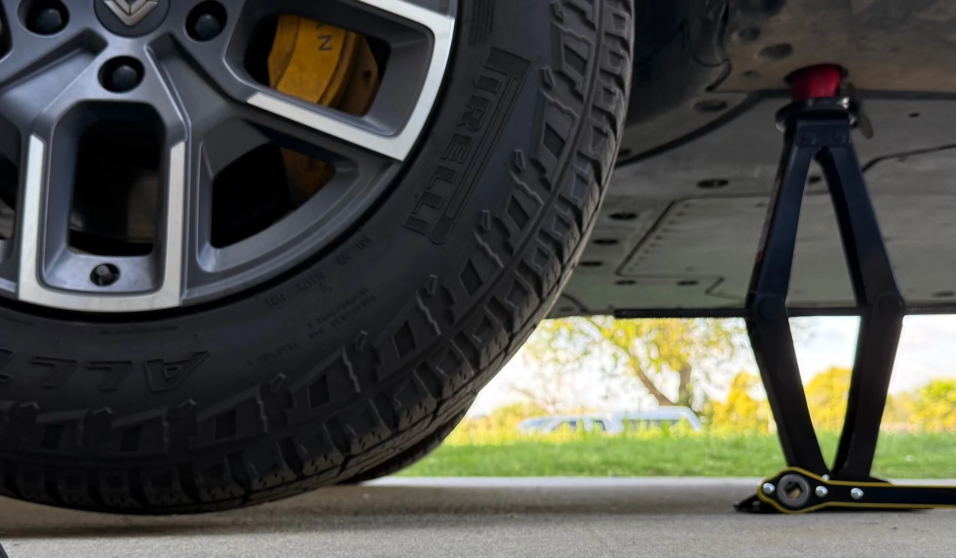 Rivian R1T R1S Flat Tire on a 7,000+ lb EV: What’s Your Plan and Tools? IMG_6348