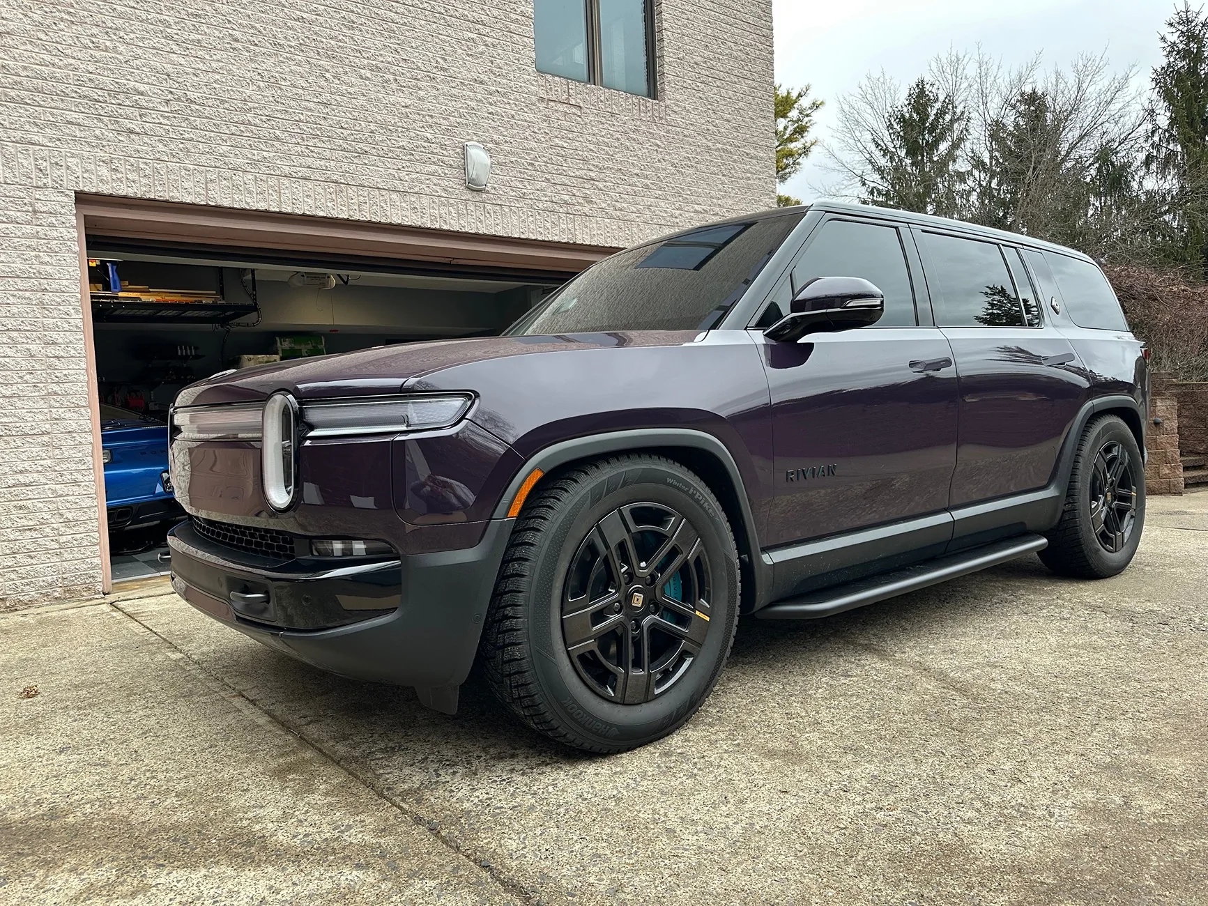 Rivian R1T R1S R2 Colors List Revealed! Launch Green, Borealis, Midnight, Forest Green, Esker Silver, Catalina Cove, Glacier White, Half Moon Grey 🎨 IMG_7078