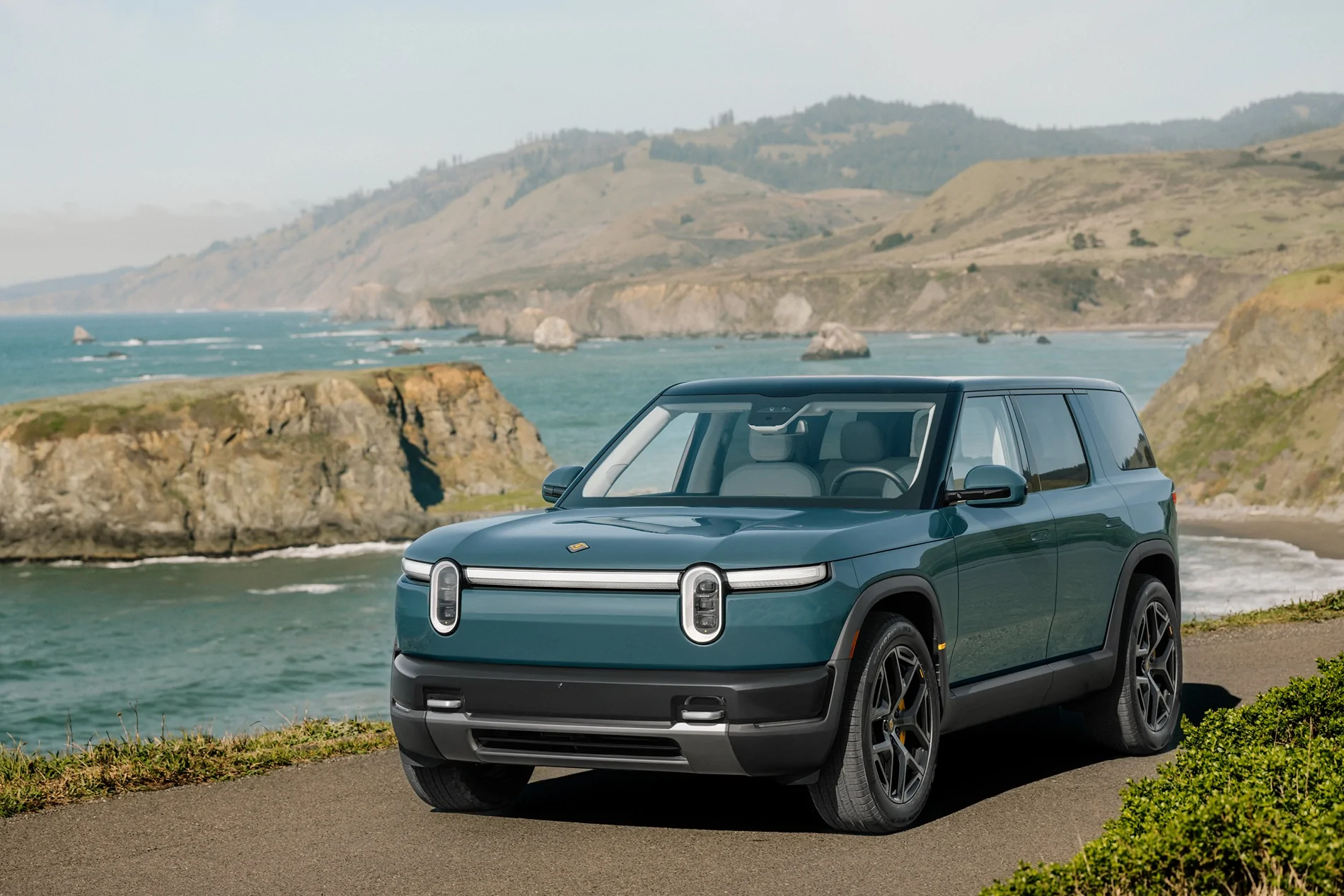 Rivian R1T R1S R2 Colors List Revealed! Launch Green, Borealis, Midnight, Forest Green, Esker Silver, Catalina Cove, Glacier White, Half Moon Grey 🎨 577A4A69-4297-4B5A-B97F-C2F052E46760