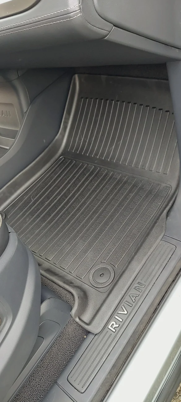 Rivian R1T R1S 2022 R1T Adventure 20241130_120832