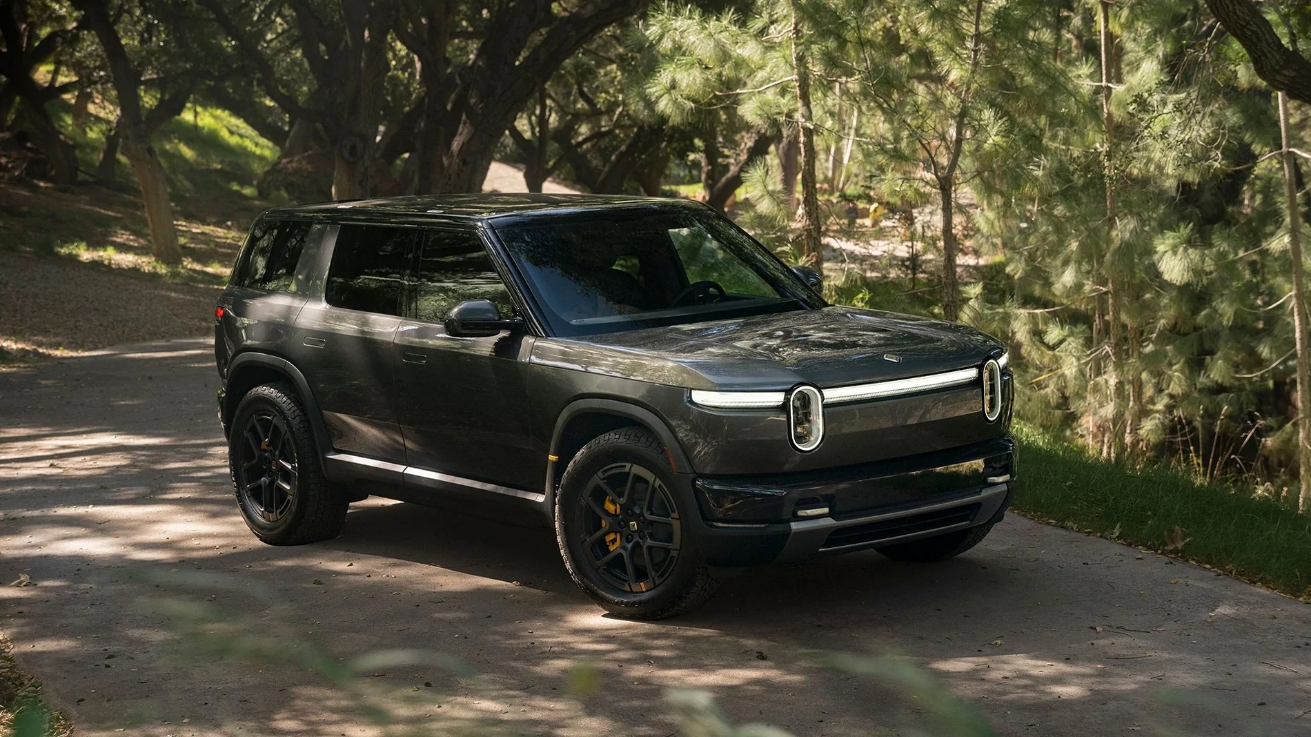 Rivian R1T R1S 2027 R2 Reveal! Specs, Pricing, Range, Dimensions, Wallpapers, Colors, Interiors HDOBDdza8AA8DaJ
