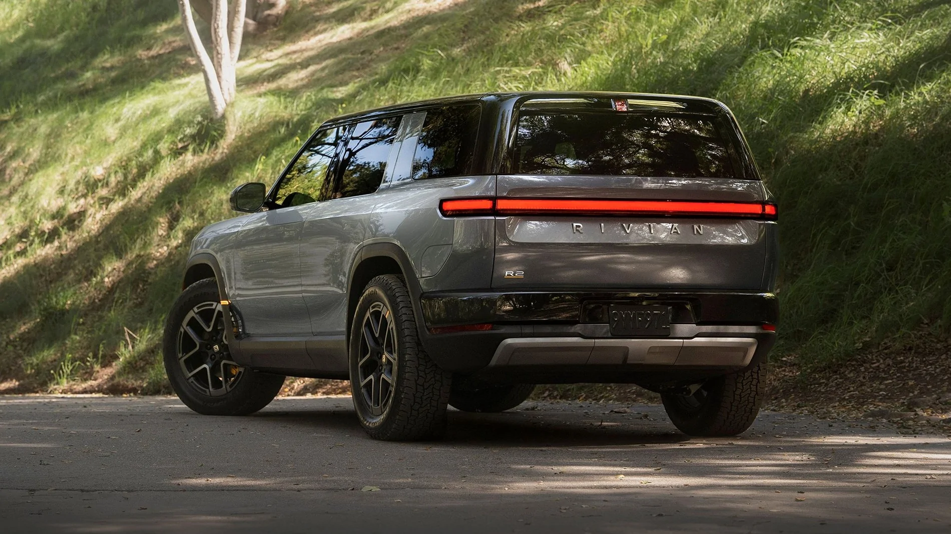 Rivian R1T R1S 2027 R2 Reveal! Specs, Pricing, Range, Dimensions, Wallpapers, Colors, Interiors HDOBEQvbQAERuwy