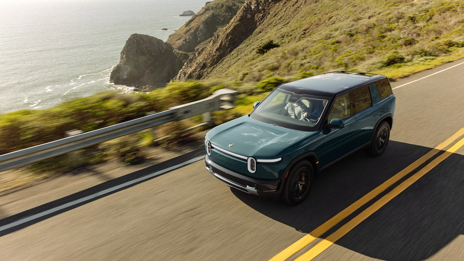 Rivian R1T R1S 2027 R2 Reveal! Specs, Pricing, Range, Dimensions, Wallpapers, Colors, Interiors HDOA3POXcAAtiVX