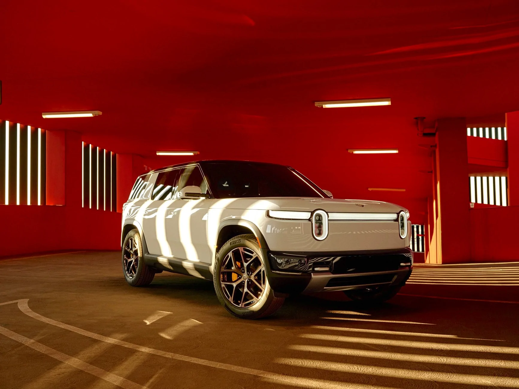 Rivian R1T R1S 2027 R2 Reveal! Specs, Pricing, Range, Dimensions, Wallpapers, Colors, Interiors HDOBc0CXkAAQMsC
