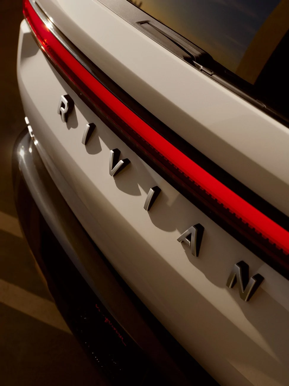 Rivian R1T R1S 2027 R2 Reveal! Specs, Pricing, Range, Dimensions, Wallpapers, Colors, Interiors HDOD6A4WUAAxJfO