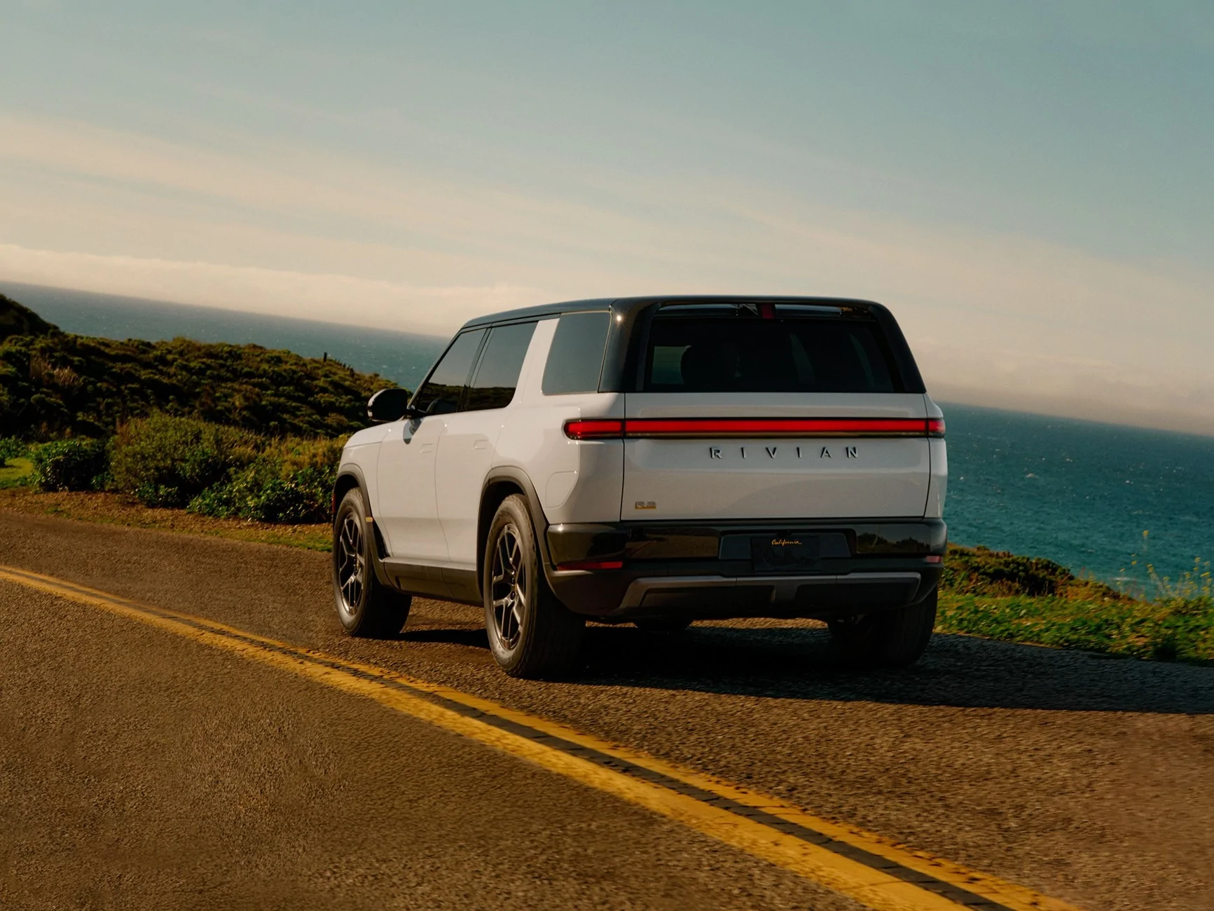 Rivian R1T R1S 2027 R2 Reveal! Specs, Pricing, Range, Dimensions, Wallpapers, Colors, Interiors HDOD6EFWUAA54EQ