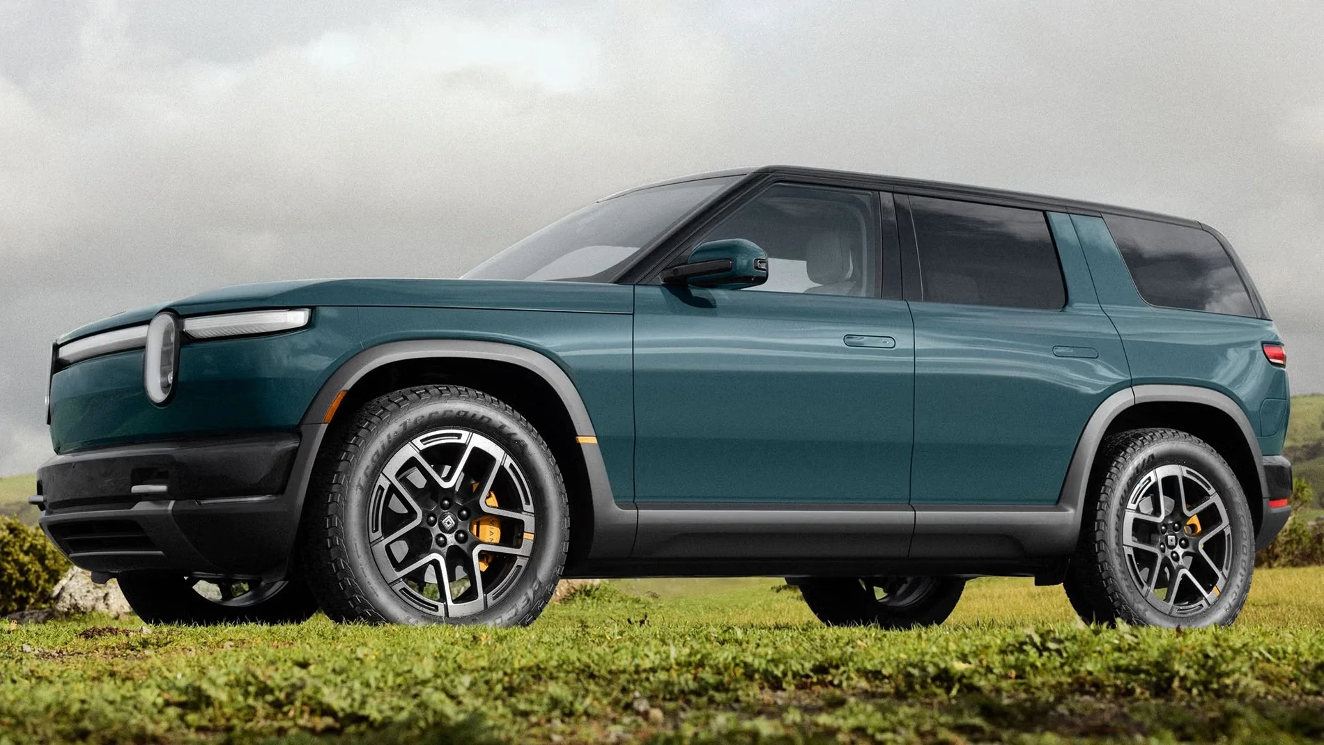Rivian R1T R1S R2 Wheels Options, Tire Sizes, Width, Offset - Hub Bore Size - 19" and 20" 21%22 All Terrain AT Wheel (Performance Trim) 1