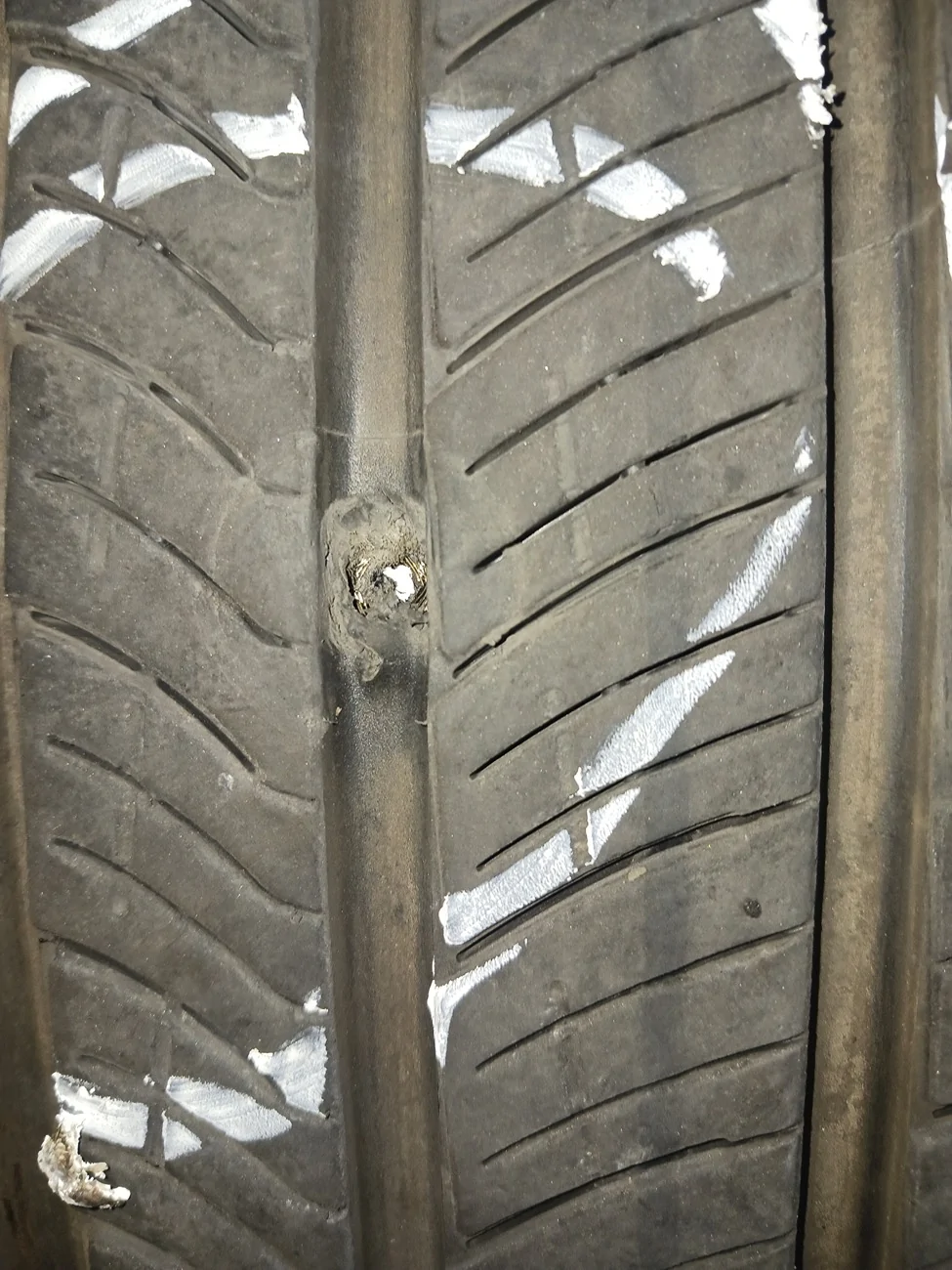 Rivian R1T R1S Flat Tire on a 7,000+ lb EV: What’s Your Plan and Tools? Resized_20260312_140538