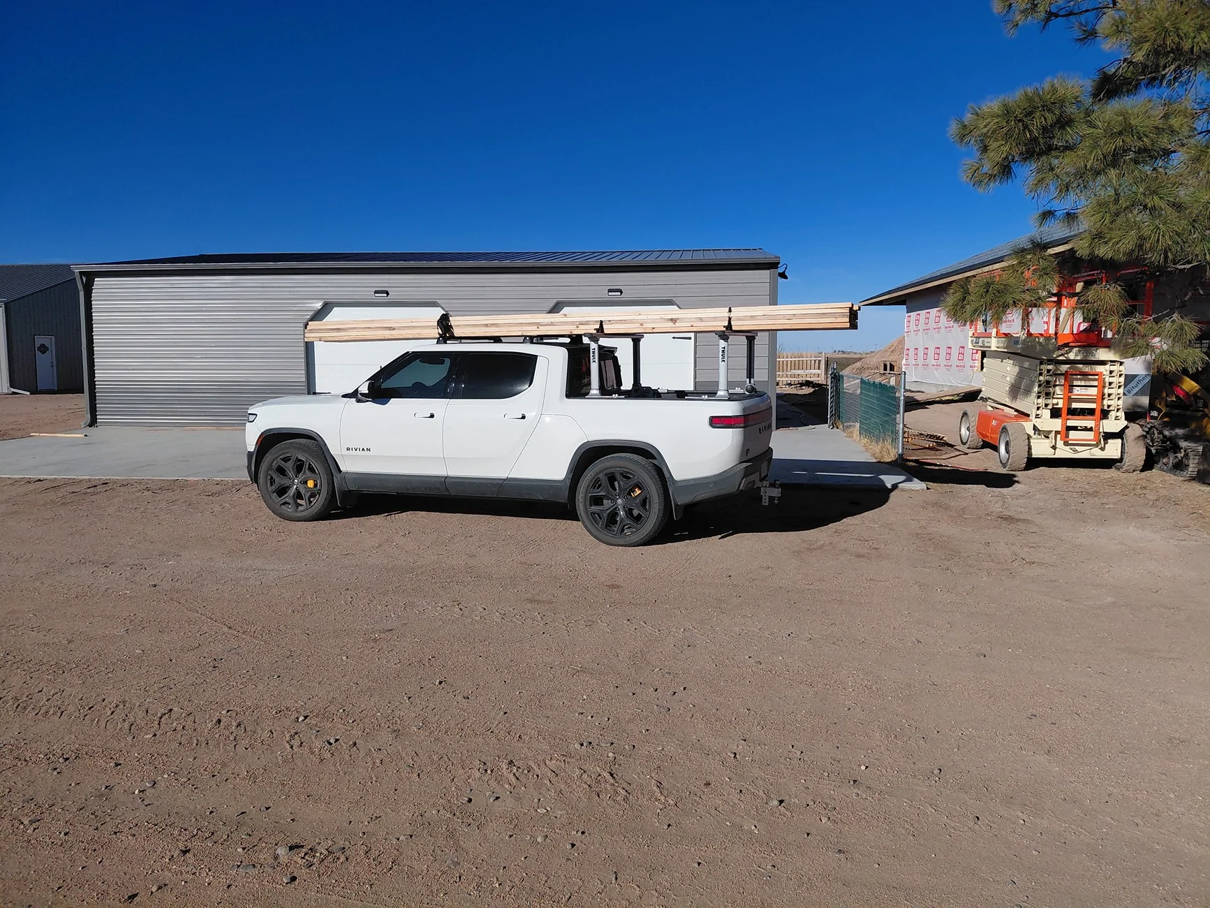 Rivian R1T R1S Customized Thule racks works on R1T 20260227_083826