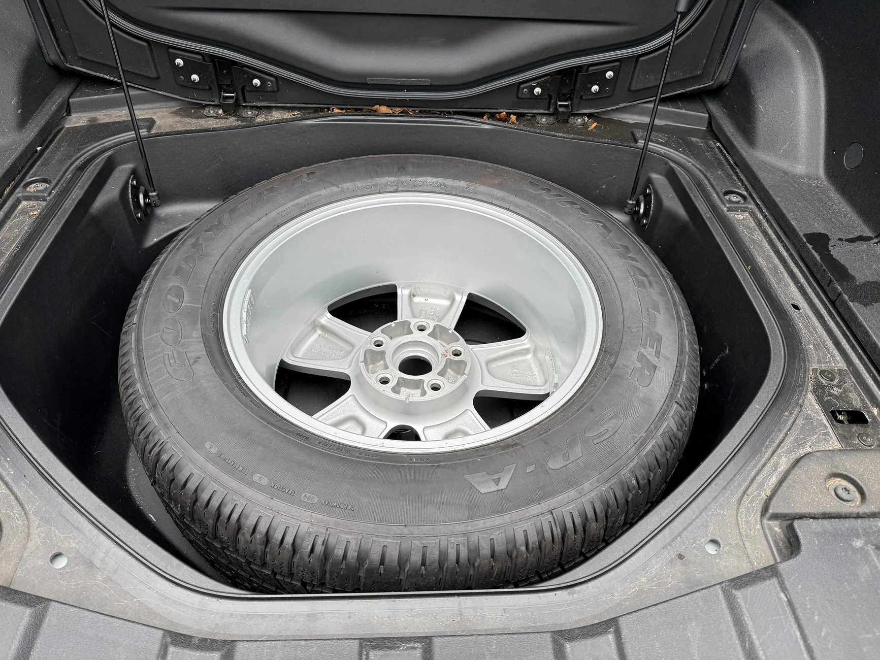 Rivian R1T R1S Flat Tire on a 7,000+ lb EV: What’s Your Plan and Tools? IMG_7814