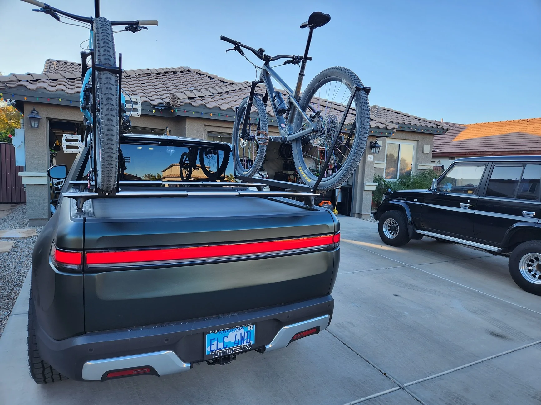 Rivian R1T R1S R1T Bike Transport - Range Impacts Bikes Rails 1UP