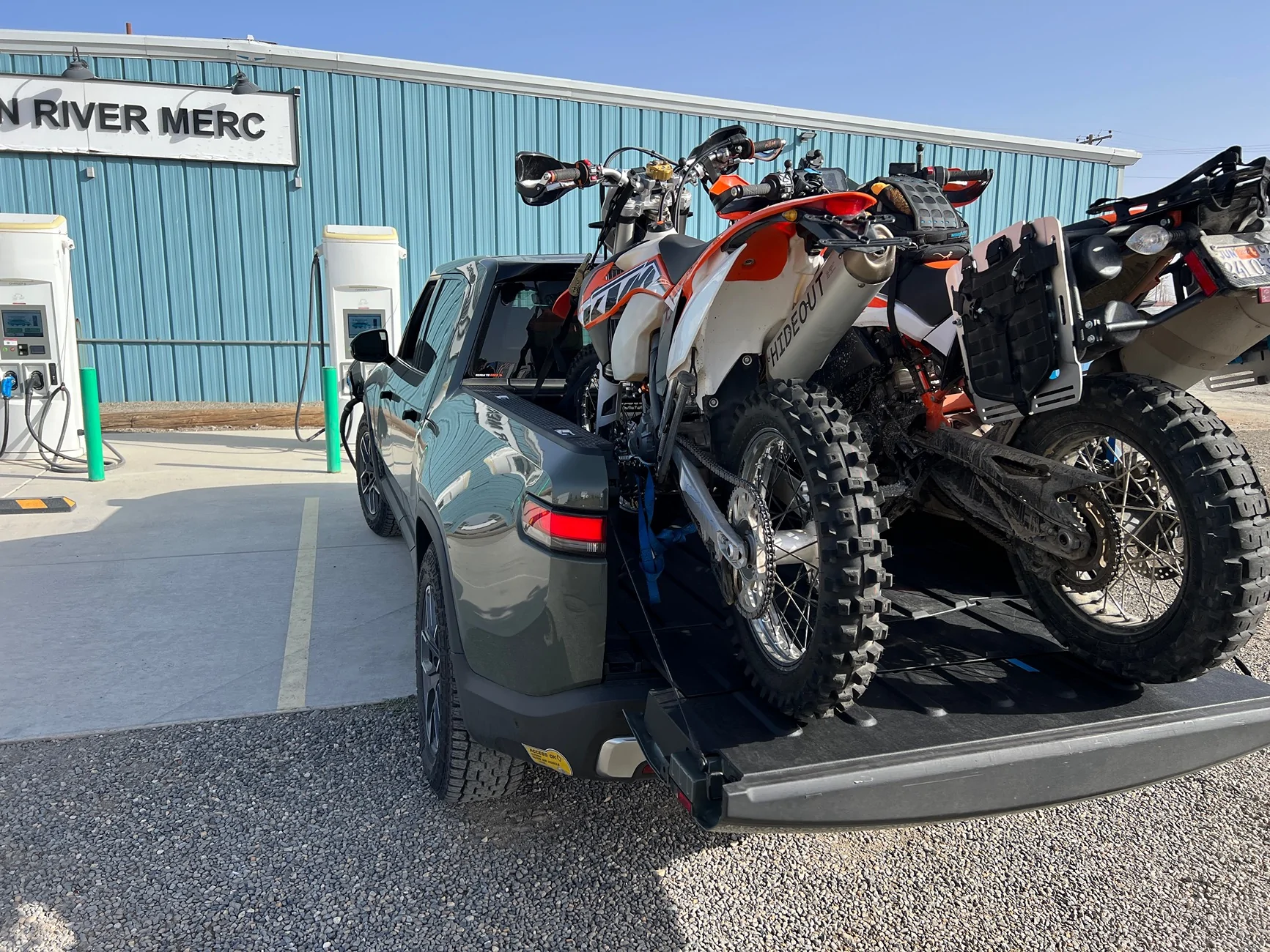 Rivian R1T R1S R1T Bike Transport - Range Impacts IMG_1850
