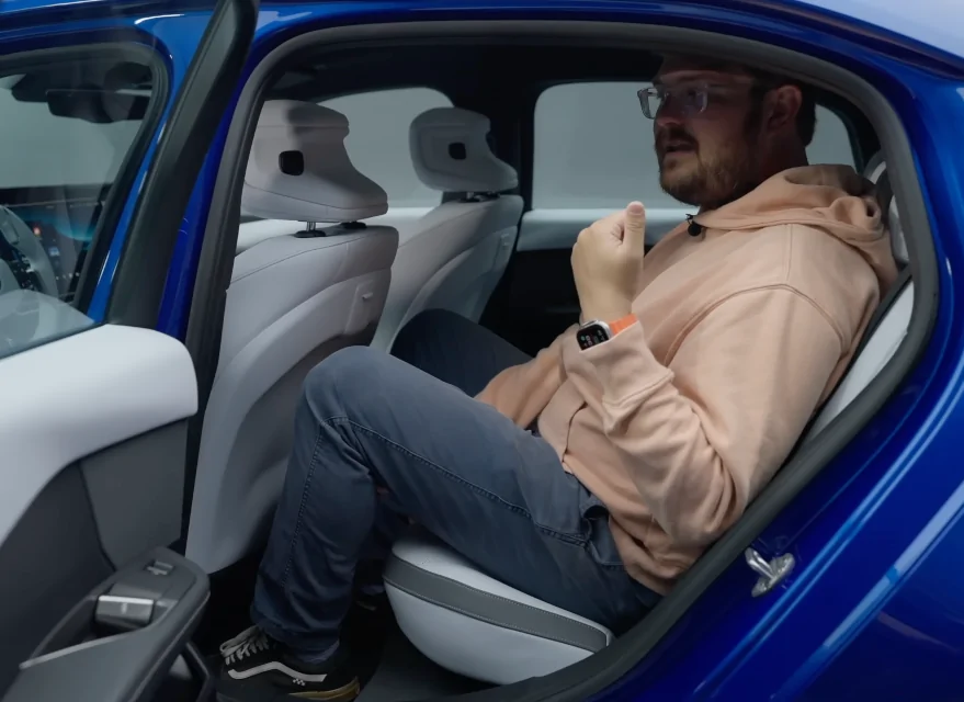 Rivian R1T R1S 2027 BMW i3 EV revealed with 440 miles range 1773861864240-za