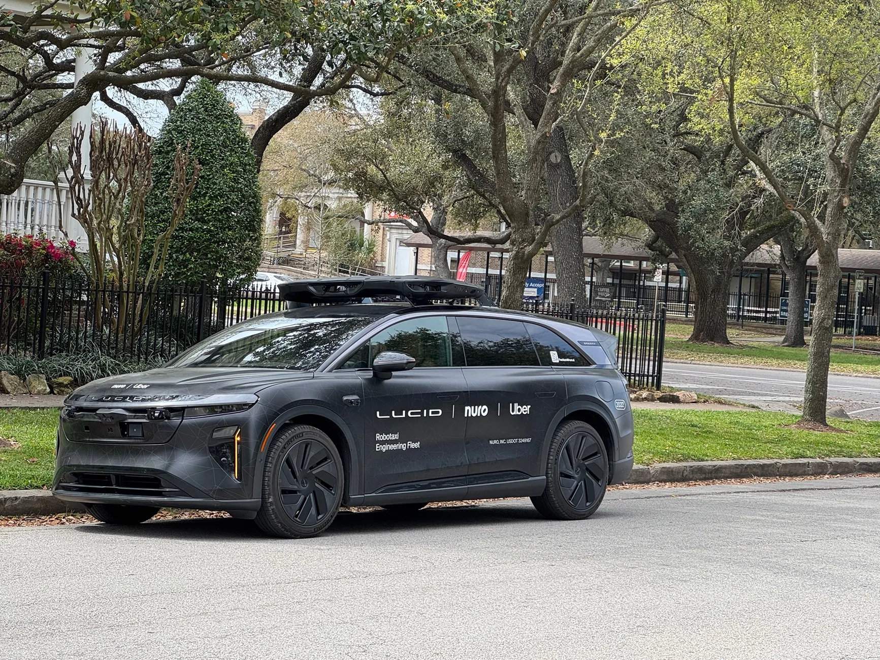 Rivian R1T R1S Uber & Rivian Announce Autonomous R2 Robotaxi Partnership (w/ 1.25 Billion Investment) IMG_0407