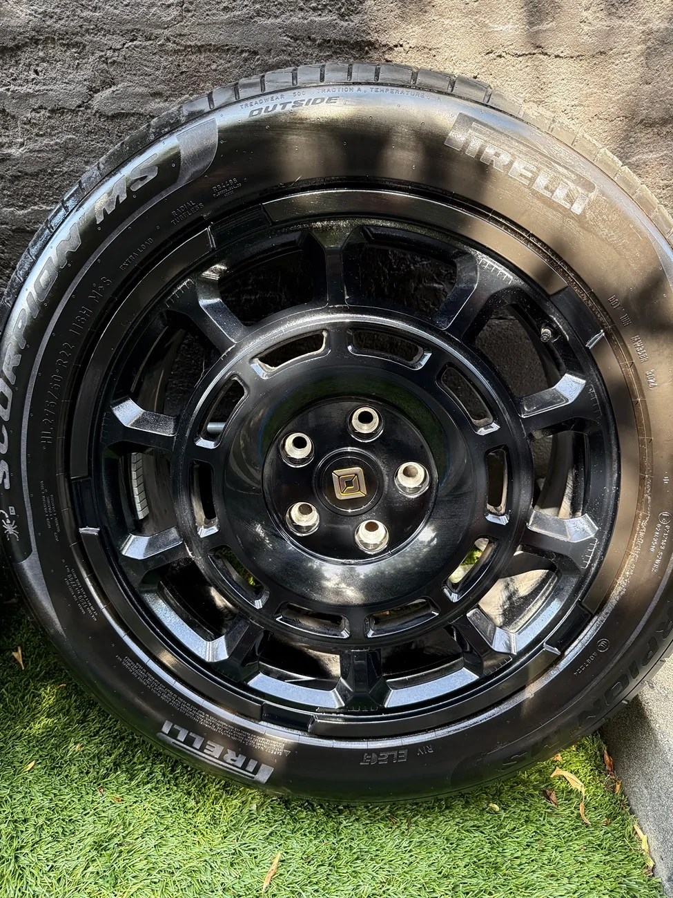 Rivian R1T R1S 22" Rivian Range Wheels (4) - OEM Pirelli + TPMS & TWRAPS Blackout $2500 IMG_2606