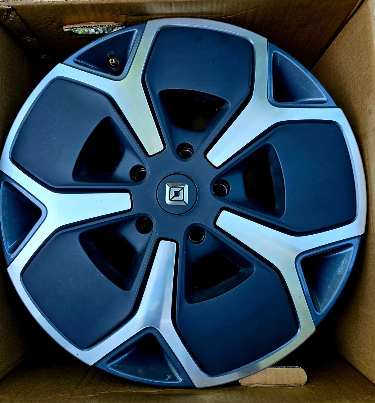 Rivian R1T R1S 4 21” OEM wheels for sale 20260322_151728