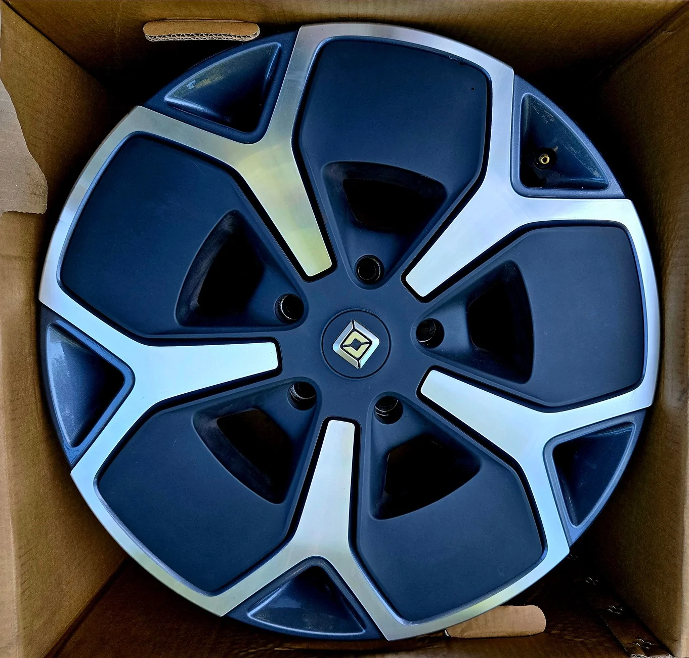 Rivian R1T R1S 4 21” OEM wheels for sale 20260322_145552